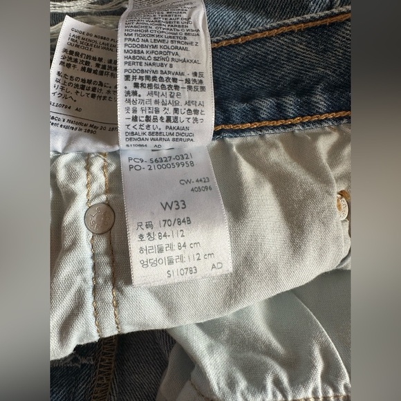 Levi’s distressed denim shorts high rise button fly size W33 - Picture 4 of 9